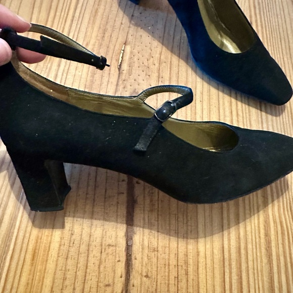 Yves Saint Laurent Black Vintage Suede Pumps - Picture 3 of 12